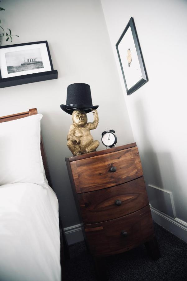 A Stylish 2 Bed Apartment In Cobh Town - Lux Stay Экстерьер фото